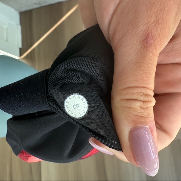 Lulu NWOT Floral Red and Black Women's Sports Bra - Picture 6 of 6